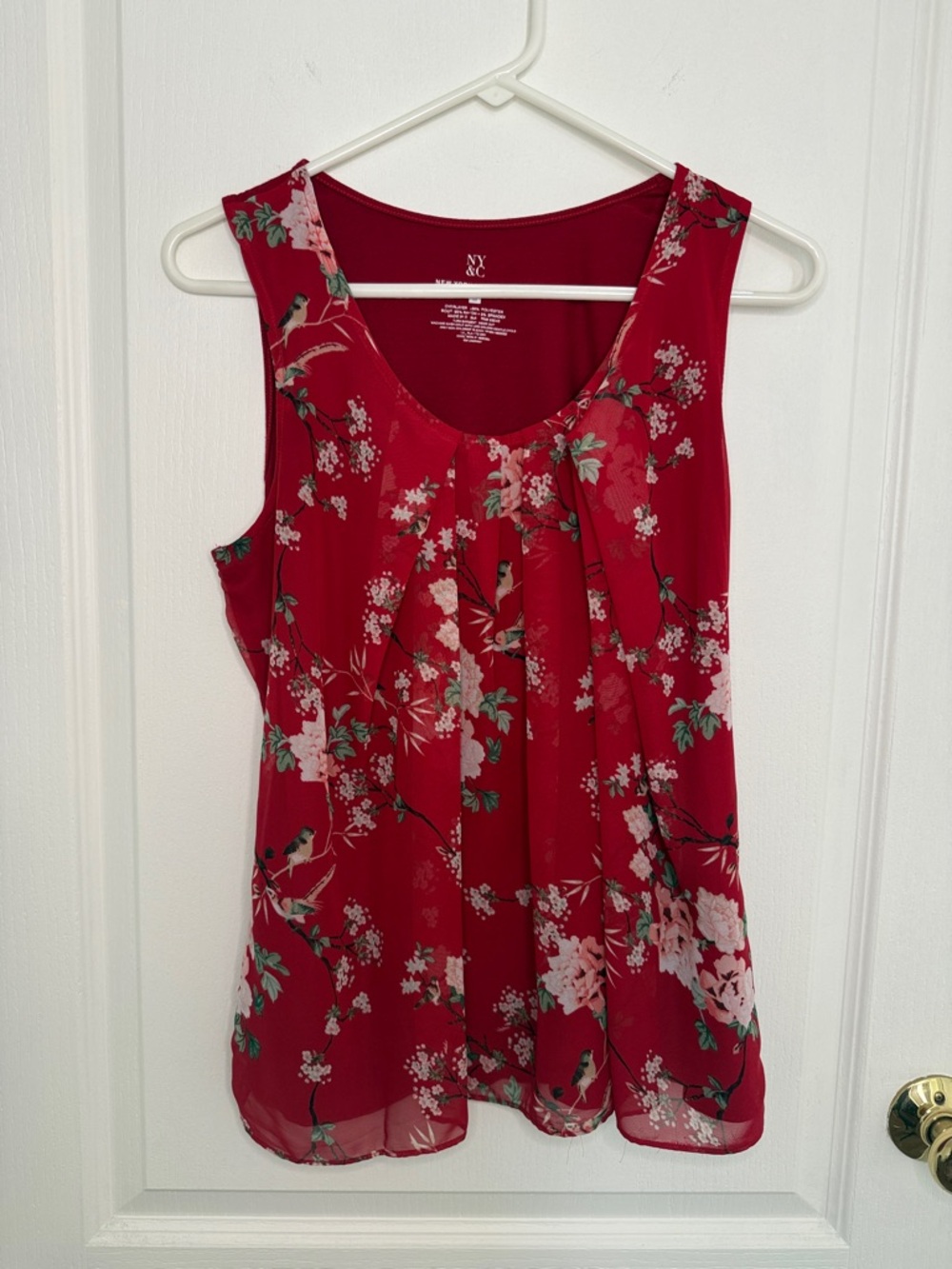 New York & Company Sleeveless Flowy Red Floral Blouse